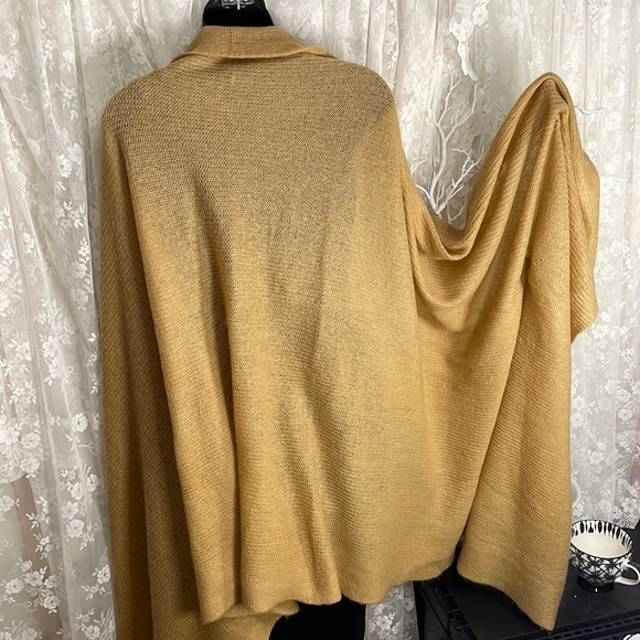 Wrapped in Yards of Warmth & Prettiness. Perfect Camel Colour. Knit Scarf - Picture 8 of 9